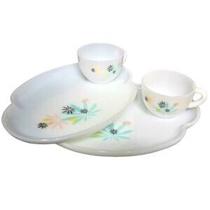 Milk Glass Snack Plate Cup Set 4pc Flower Design Mid Century Modern Multi White